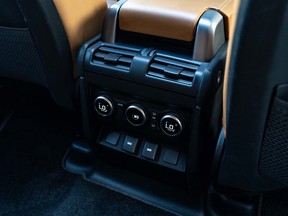 Land Rover Defender 110 2024