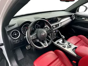 Alfa Romeo Stelvio 2023