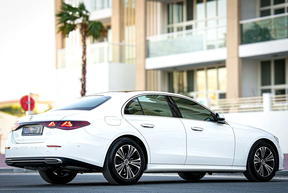 Mercedes-Benz E-Class 200 2025