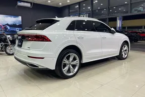 Audi Q8 2023