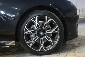 BMW 7 Series 735 2025