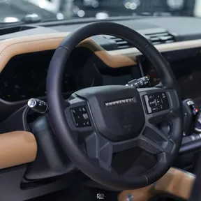 Land Rover Defender 110 2025