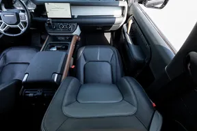 Land Rover Defender 90 2024