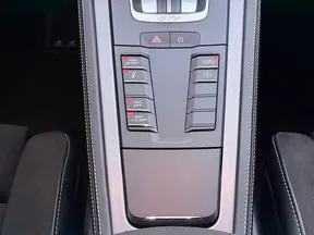 Porsche Cayman 718 GT4 2022