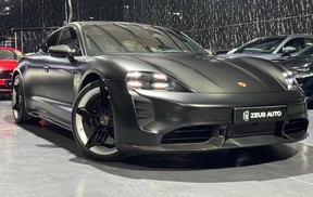 Porsche Taycan Turbo S 2024