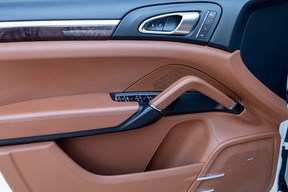 Porsche Cayenne GTS 2016