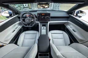 Polestar 4 2025