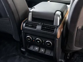 Land Rover Defender 110 2023