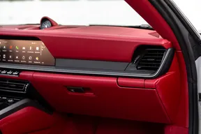 Porsche 911 Carrera 4 GTS 2024