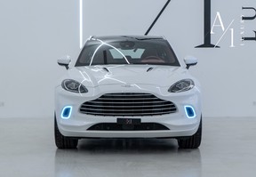 Aston Martin DBX 2023