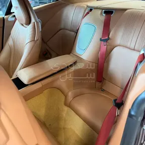 Aston Martin DB11 2020