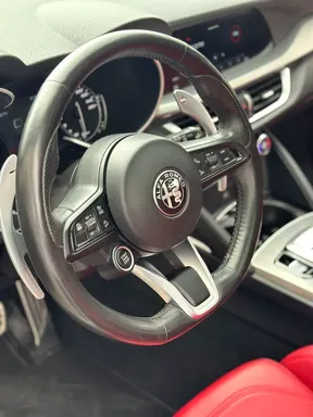 Alfa Romeo Stelvio 2023