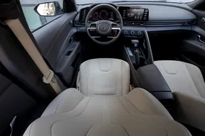 Hyundai Elantra / Avante 2023