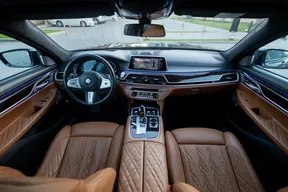 BMW 7 Series 750 2021