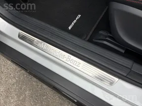 Mercedes-Benz GLA 200 2015