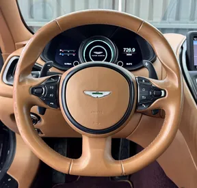 Aston Martin DB11 2018