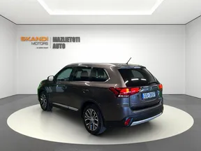 Mitsubishi Outlander / Airtek 2016