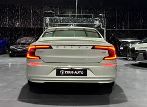 Volvo S90 2022