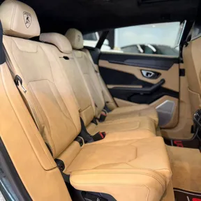 Lamborghini Urus 2021