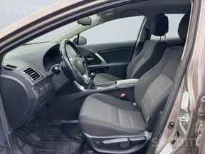 Toyota Avensis 2015