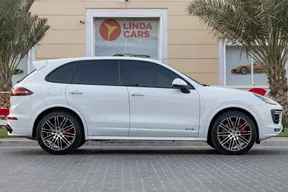 Porsche Cayenne GTS 2016