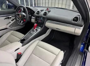 Porsche Cayman 718 2024