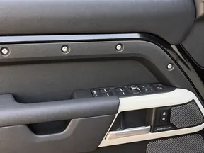 Land Rover Defender 110 2022