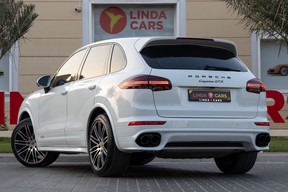 Porsche Cayenne GTS 2016