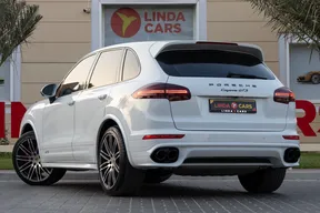 Porsche Cayenne GTS 2016
