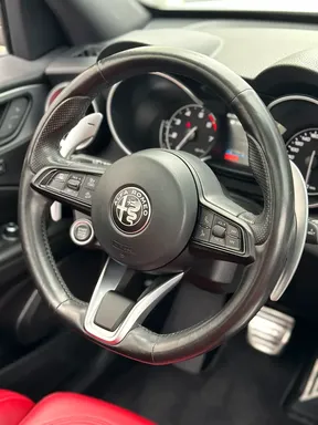 Alfa Romeo Stelvio 2023