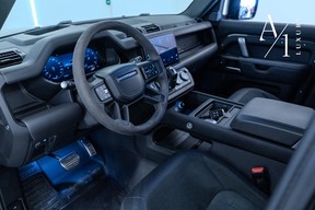 Land Rover Defender 110 2023