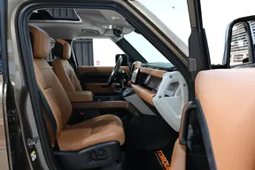 Land Rover Defender 110 2024
