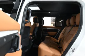 Land Rover Defender 110 2023