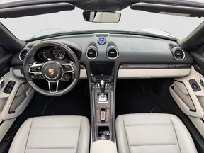 Porsche Boxster 718 2024