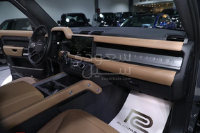 Land Rover Defender 110 2025
