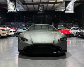 Aston Martin V8 Vantage 2019