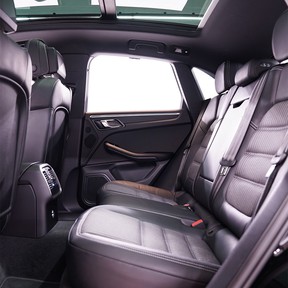 Porsche Macan T 2024