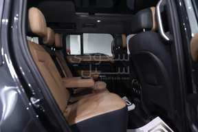 Land Rover Defender 110 2025