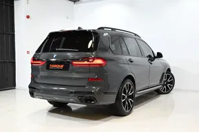 BMW X7 40 2022