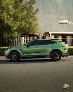 Aston Martin DBX 2025