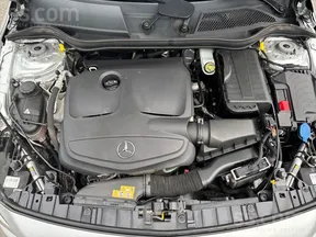 Mercedes-Benz GLA 200 2015