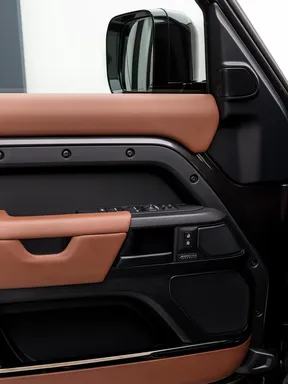 Land Rover Defender Octa 2026