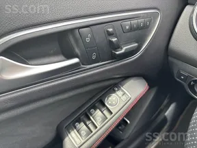 Mercedes-Benz GLA 200 2015