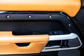 Land Rover Defender 90 2023