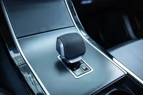 Land Rover Range Rover Velar 2025
