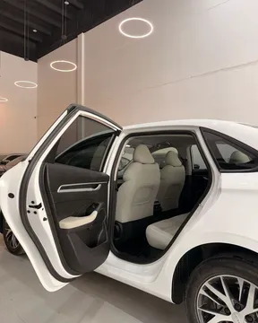 Geely Emgrand 2025