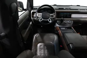 Land Rover Defender Octa 2022