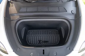 Tesla Model Y Long Range 2024