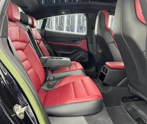 Porsche Taycan 2023