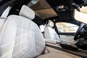 BMW 7 Series 760 2023